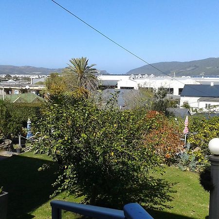 Aestas Bed & Breakfast Knysna Bagian luar foto