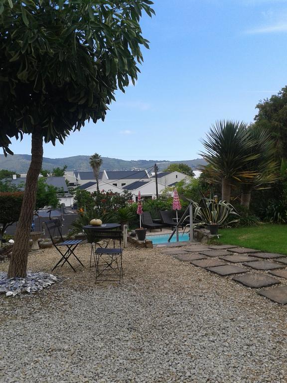 Aestas Bed & Breakfast Knysna Bagian luar foto