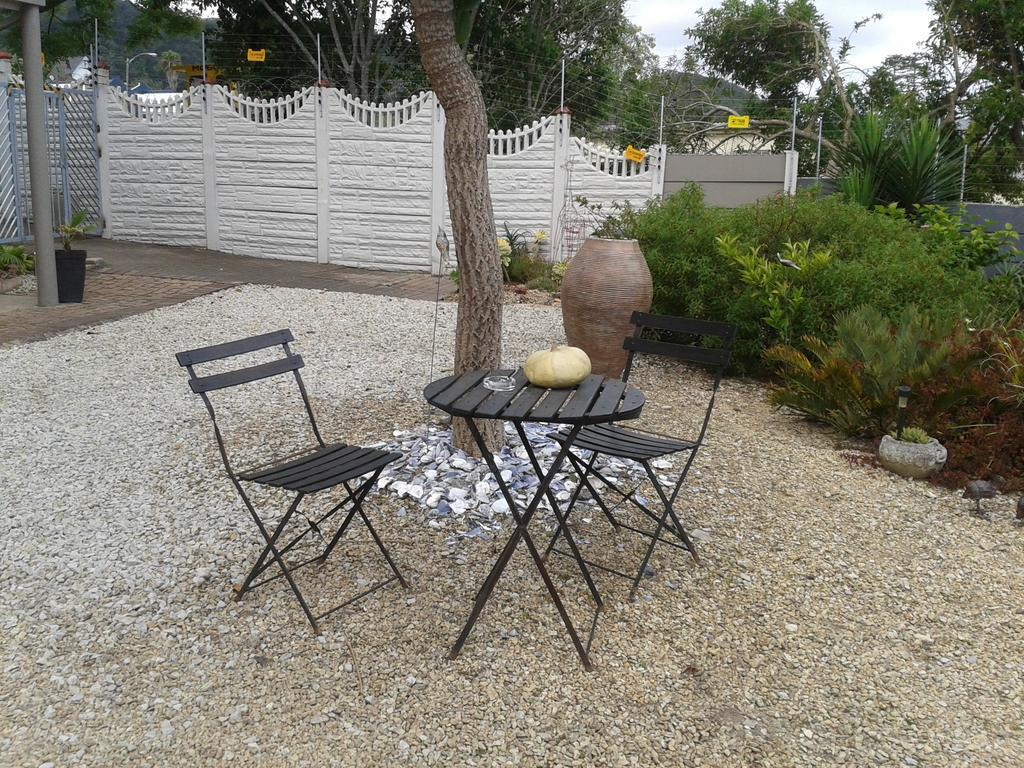 Aestas Bed & Breakfast Knysna Bagian luar foto