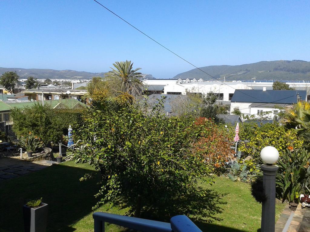 Aestas Bed & Breakfast Knysna Bagian luar foto
